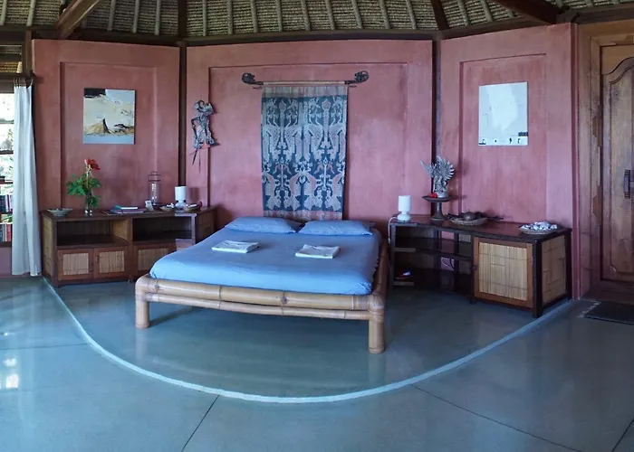سيليكس بيتش غاردين 4* Kubutambahan (Bali)