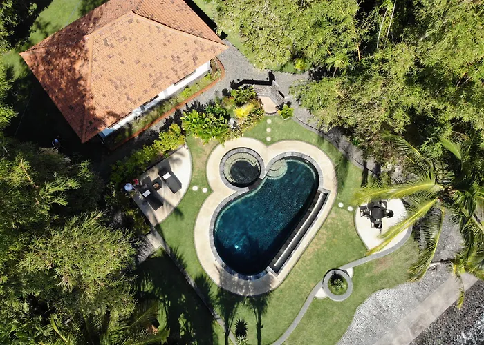 Ciliks Garden 4* Kubutambahan